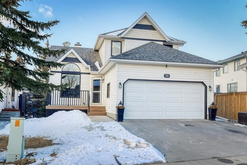 11 Citadel Pass Crescent NW