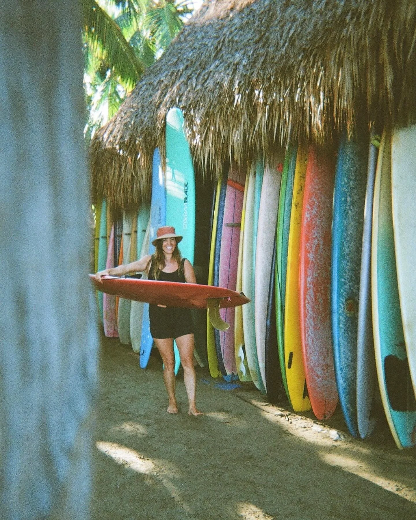 HBD @chloeswood 💙🏄&zwj;♀️🦋 love you !!!
