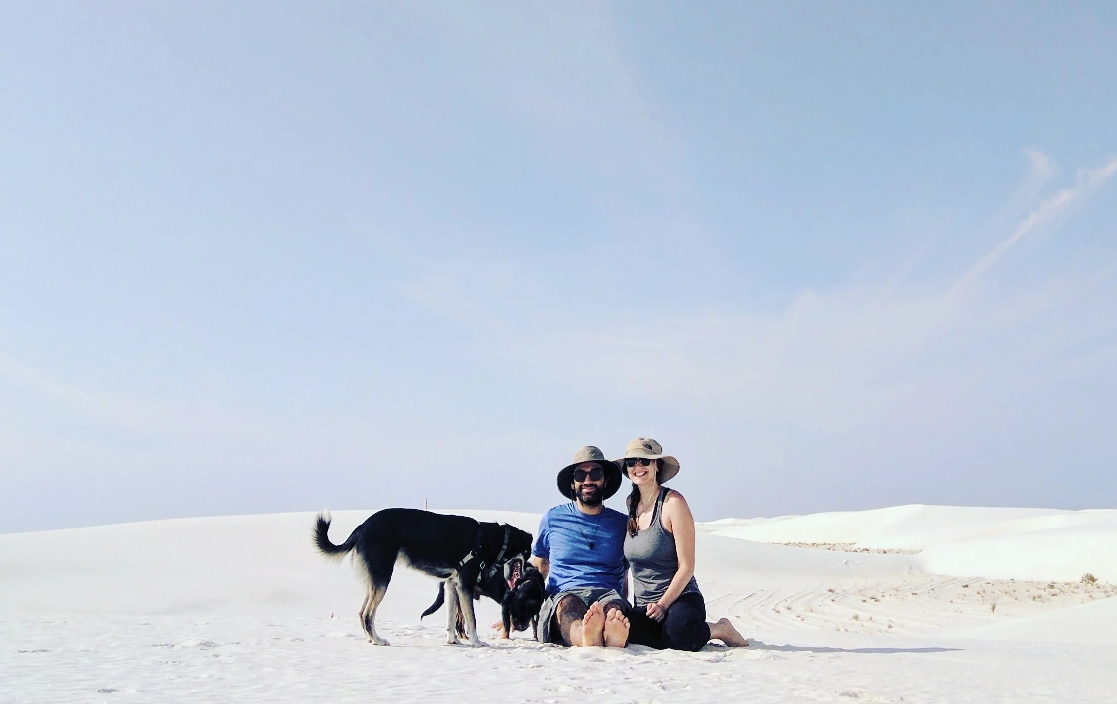 fulltimetravelcouple.jpg