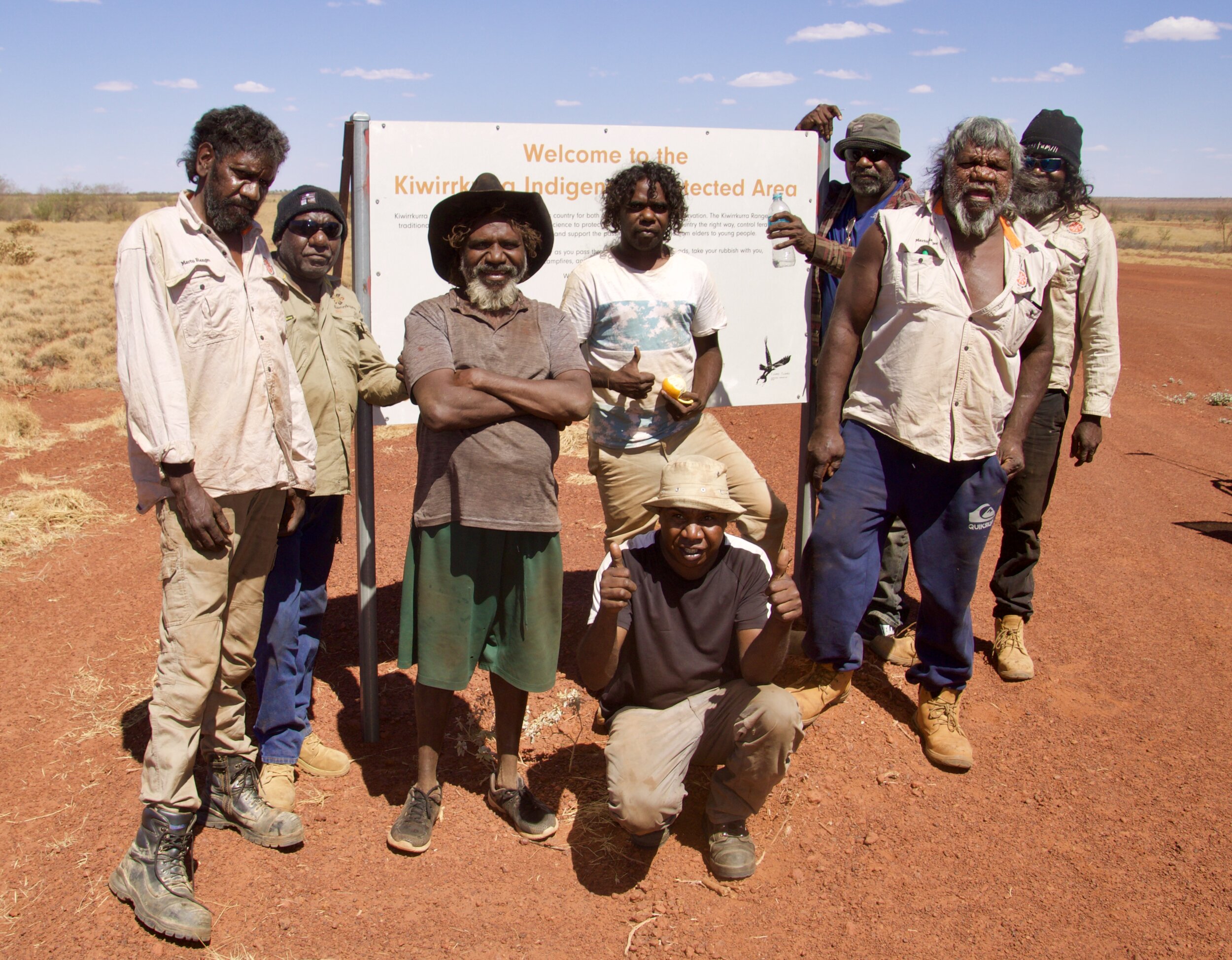 kiwirrkurra and kunawarritji rangers on common boundary.jpeg