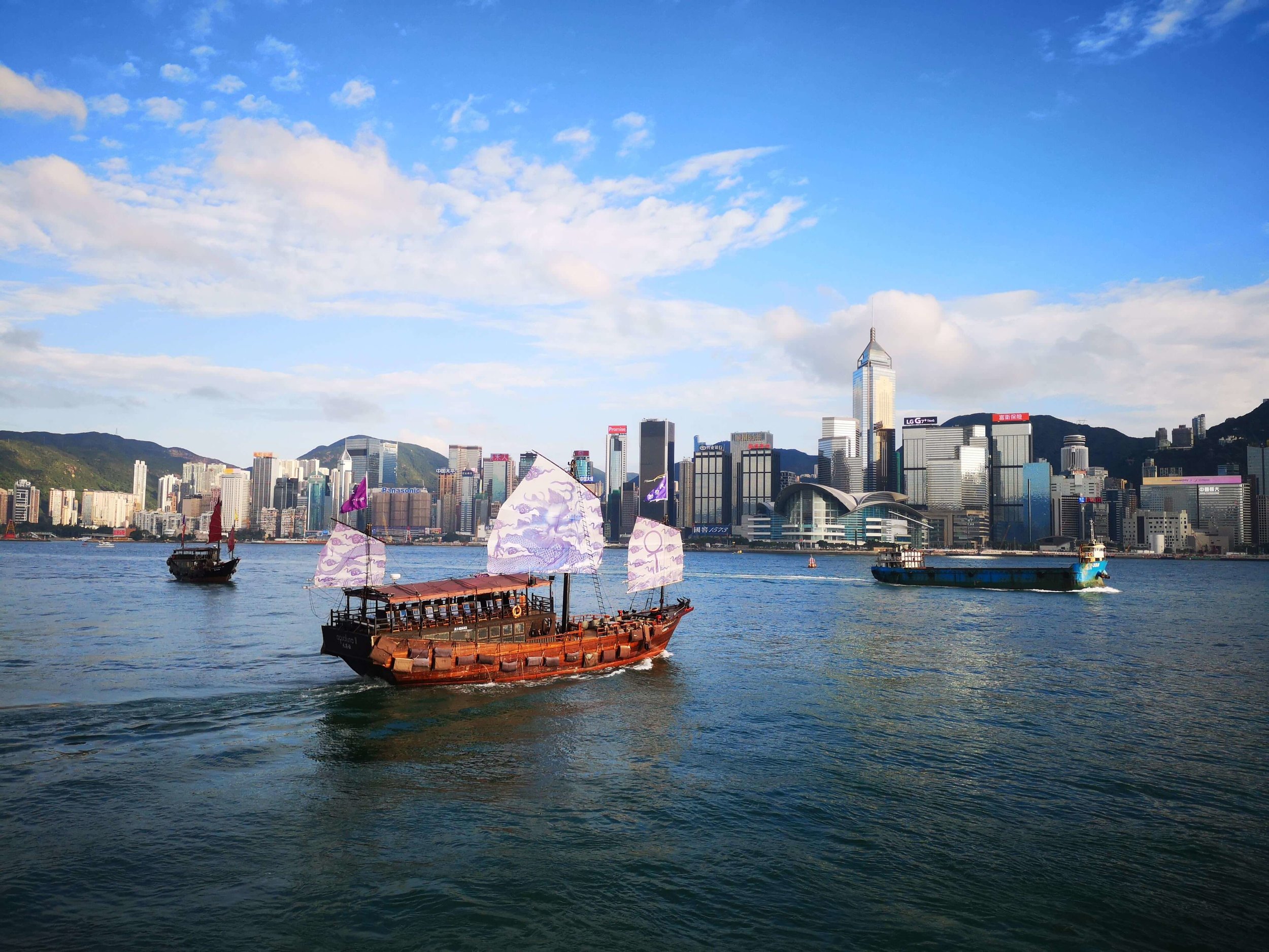 junk-boat-hong-kong-harbour (1).jpg