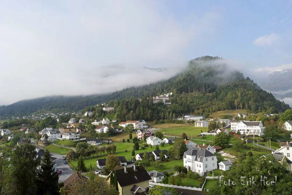 Balestrand med Lærargata og Raudmelen