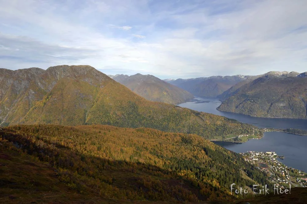 Utsikt over Balestrand og Fjærlandsfjorden