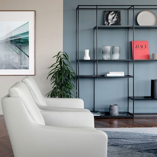 Gorgeous sleek open shelving, smartly zoned by a paint divide. Great idea for an open plan space with separate functions. #CREATEbykld #lovewhereyoulive #youarecreative #youareastoryteller
