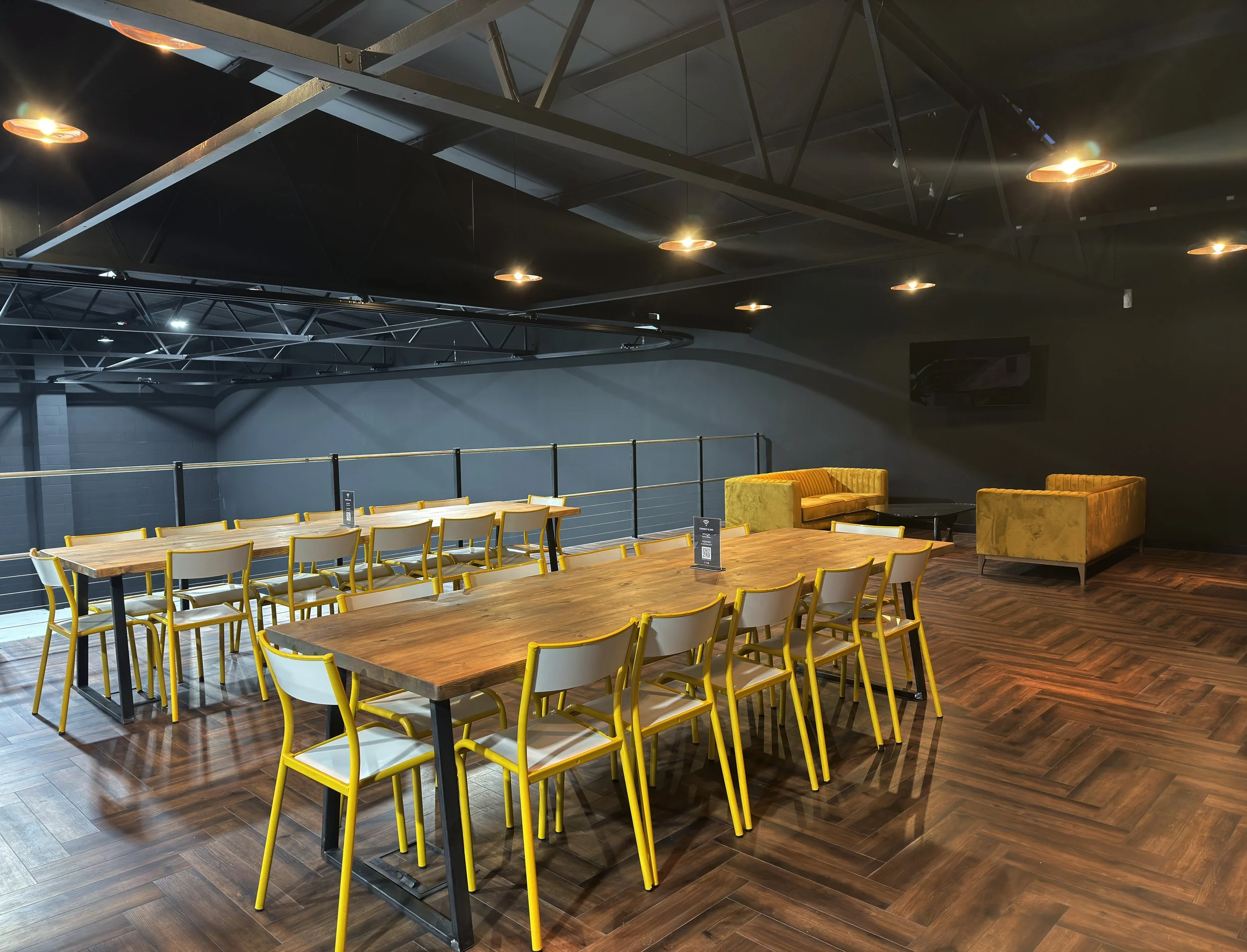Studio Pixipixel Camera & Lighting Rental