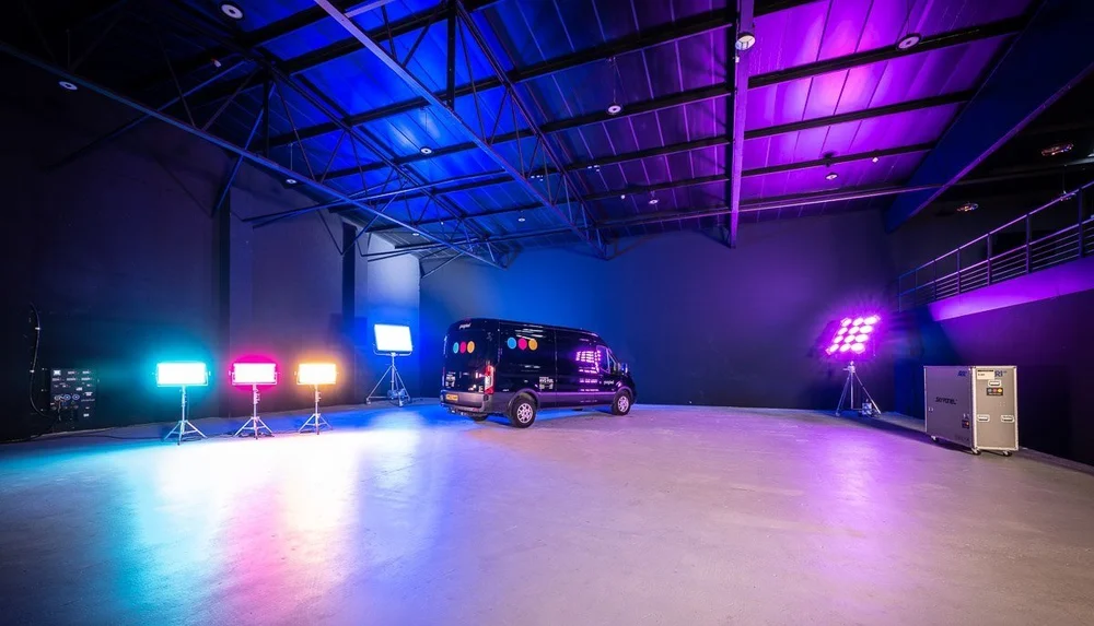 Studio Pixipixel Camera & Lighting Rental