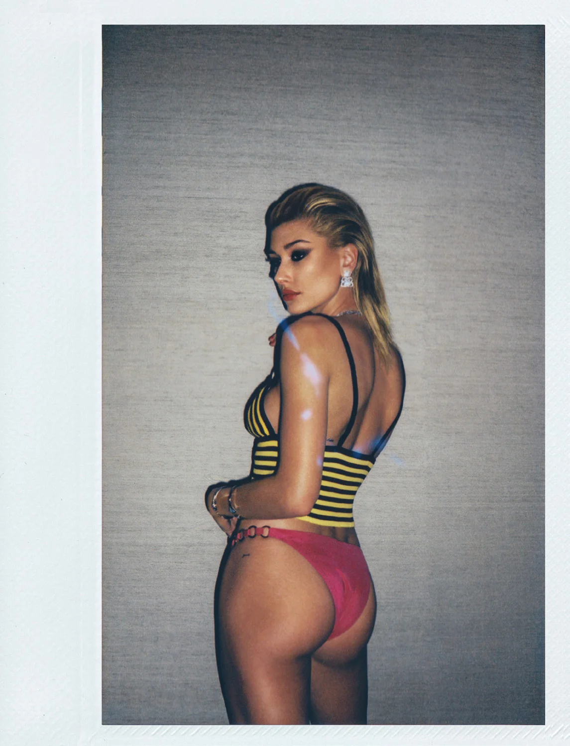 HAILEY BALDWIN-7.jpg