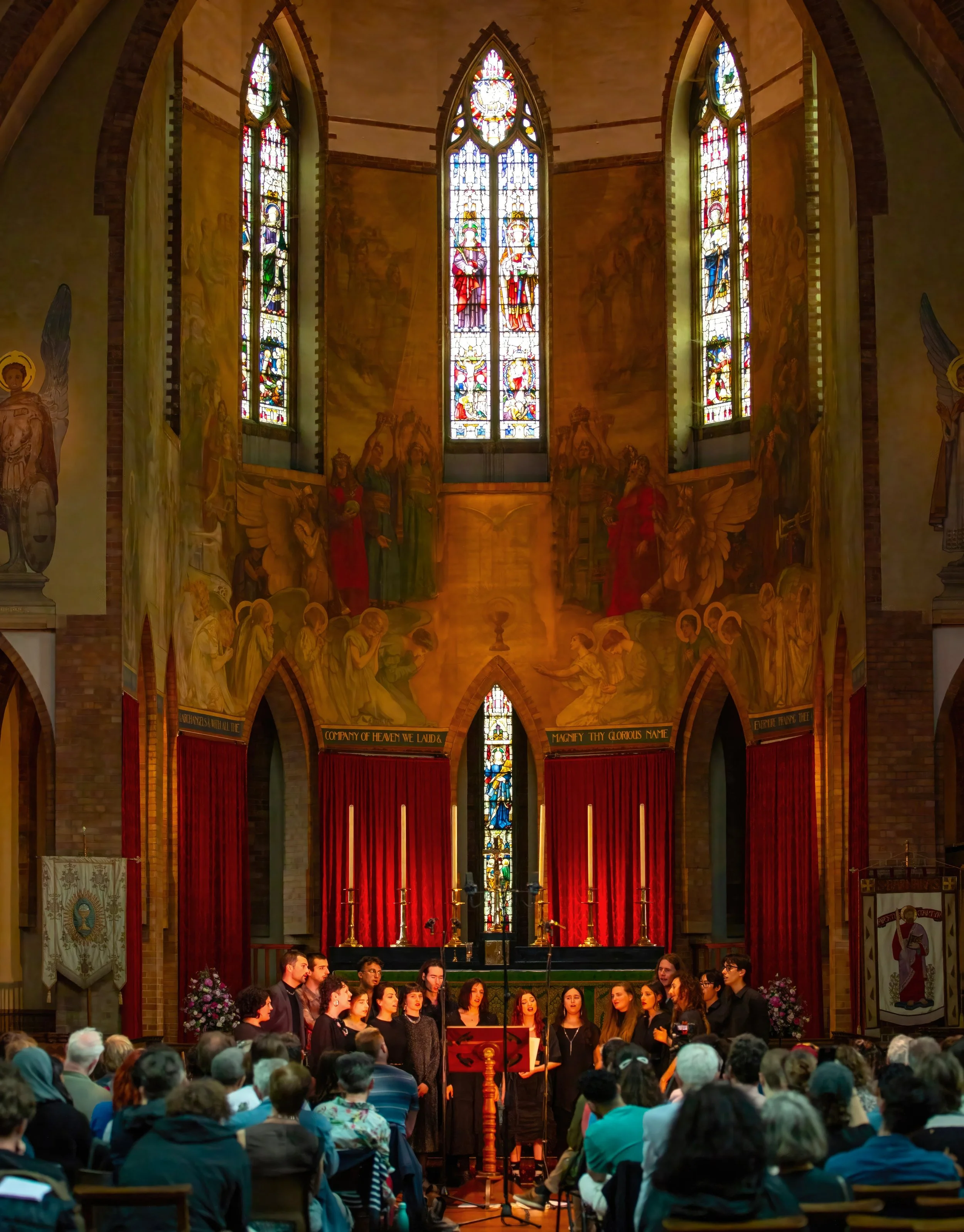 topazlq AW7I8562 straight choir copy 2-DeNoiseAI-severe-noise.jpg