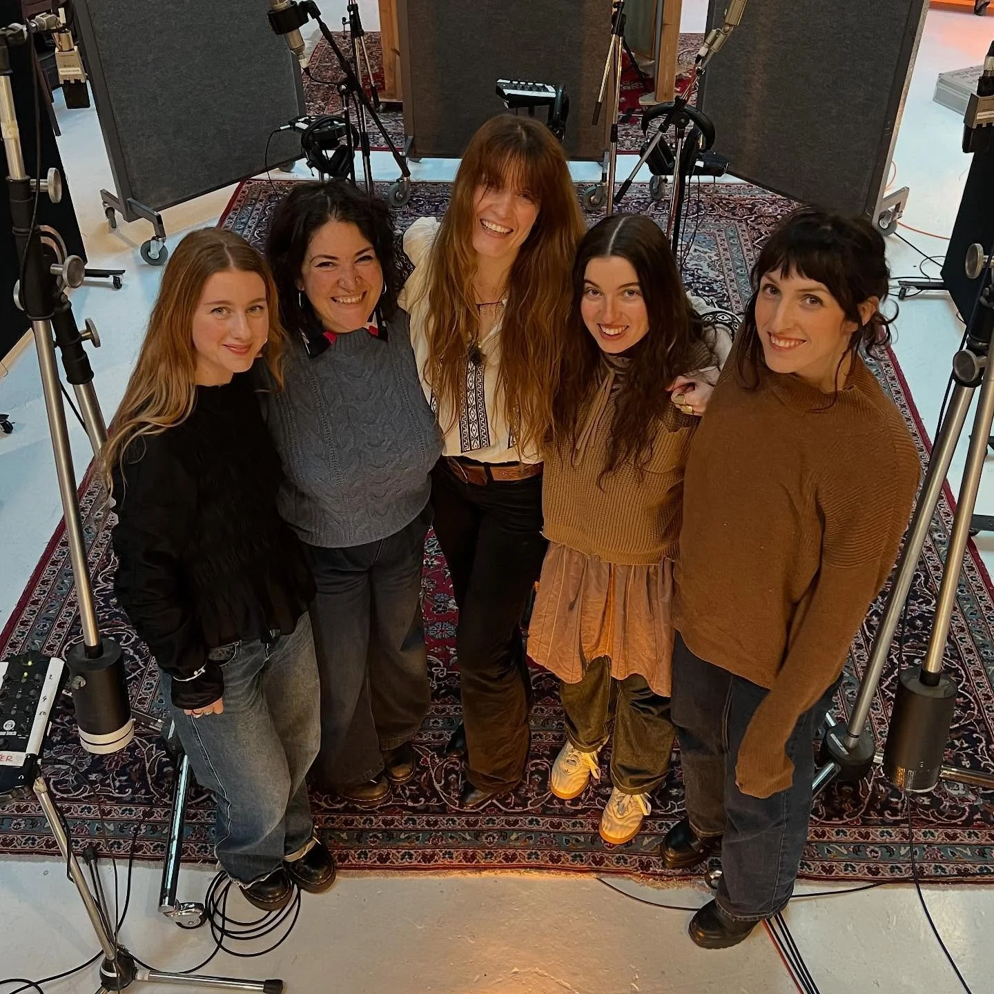 Thank you for the invitation, dear @florence 

It&rsquo;s an honour for Idr&icirc;s&icirc; voices to be featured on @florenceandthemachine new studio album, &lsquo;Everybody Scream&rsquo;, a bold, beautiful piece of work. 

You&rsquo;ll hear us on tr