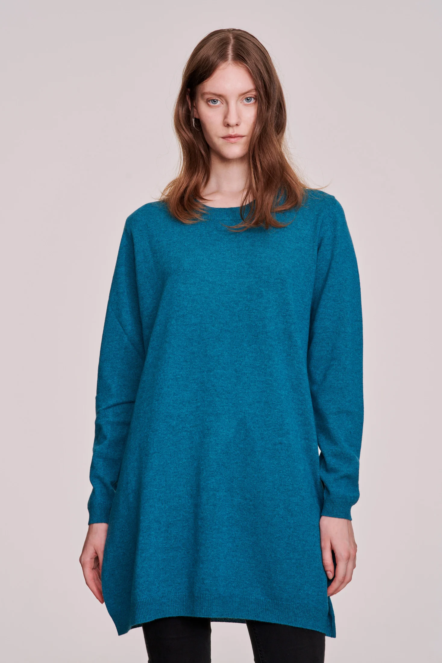 Shot-11_Juno_Roundneck_Tunic_Ocean_272.jpg