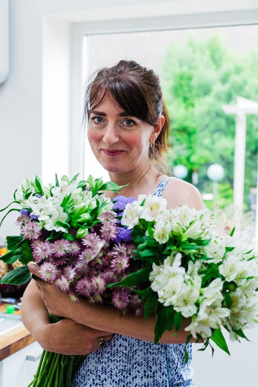 Cardiff summer bouquet flower arranging workshop 