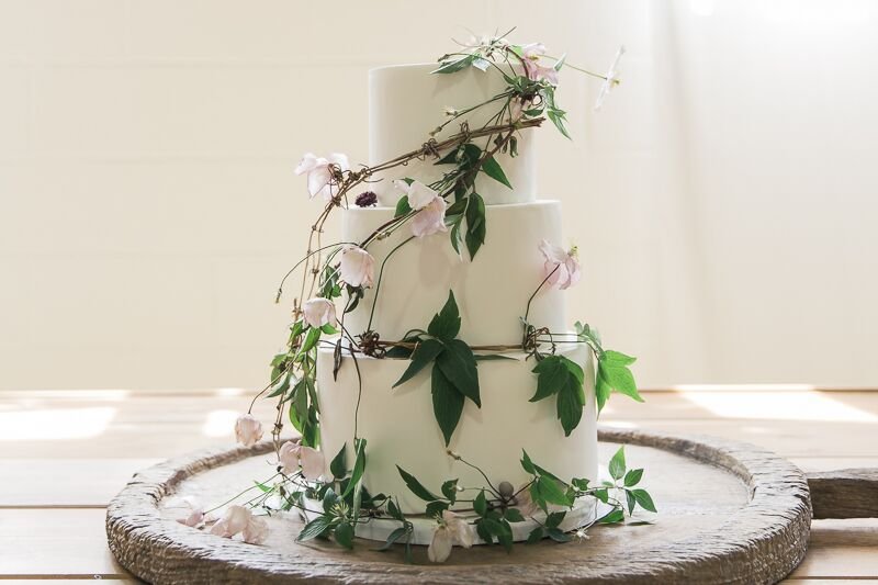 Wedding cake with garland.jpeg