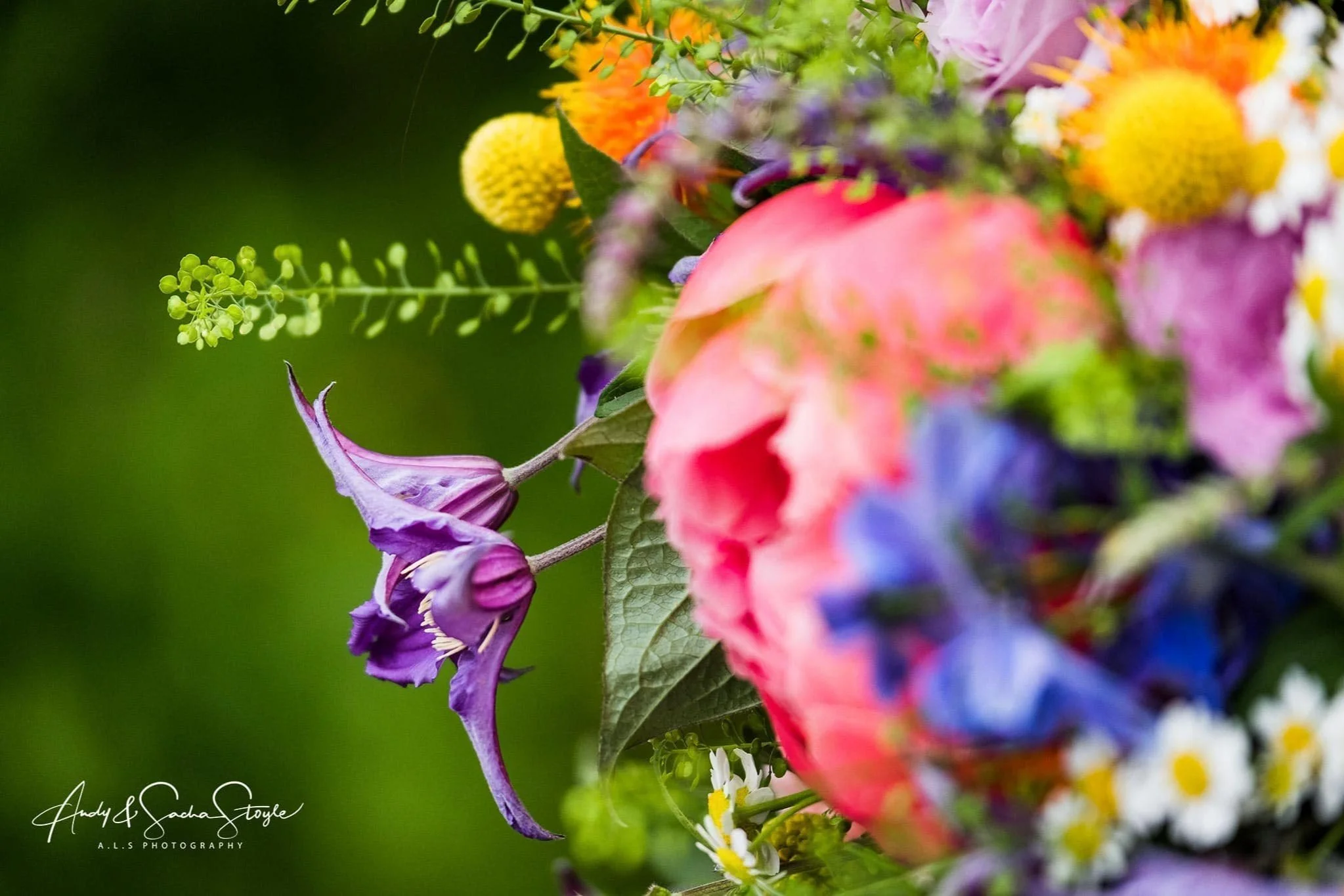 Close+up+of+bridal+bouquet.jpg