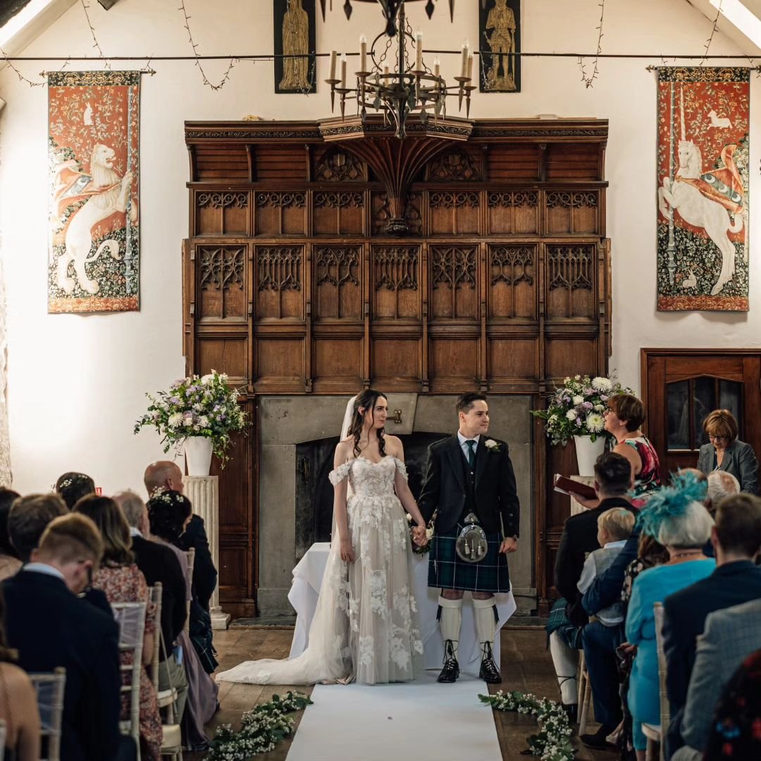 ⭐ Miskin Manor weddings ⭐
What a beautiful venue. I am back here this week. Cannot wait!
Just look at this beautiful day.

@miskinmanorweddings
Image by @sachamillerphotography 
Hair @wishboneandcomb

#miskinmanor #miskinmanorwedding #weddinginspirat