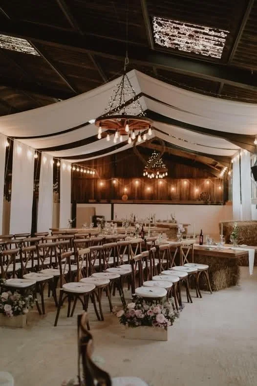 Summer wedding flowers at Sugarloaf Barn.jpg
