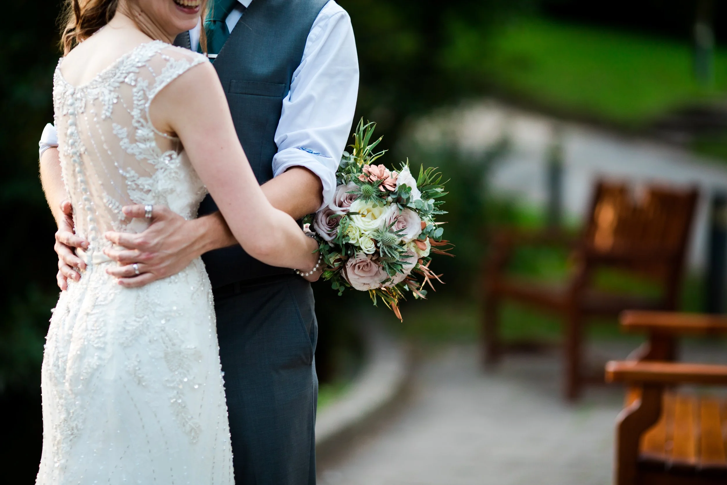 How to find a wedding florist