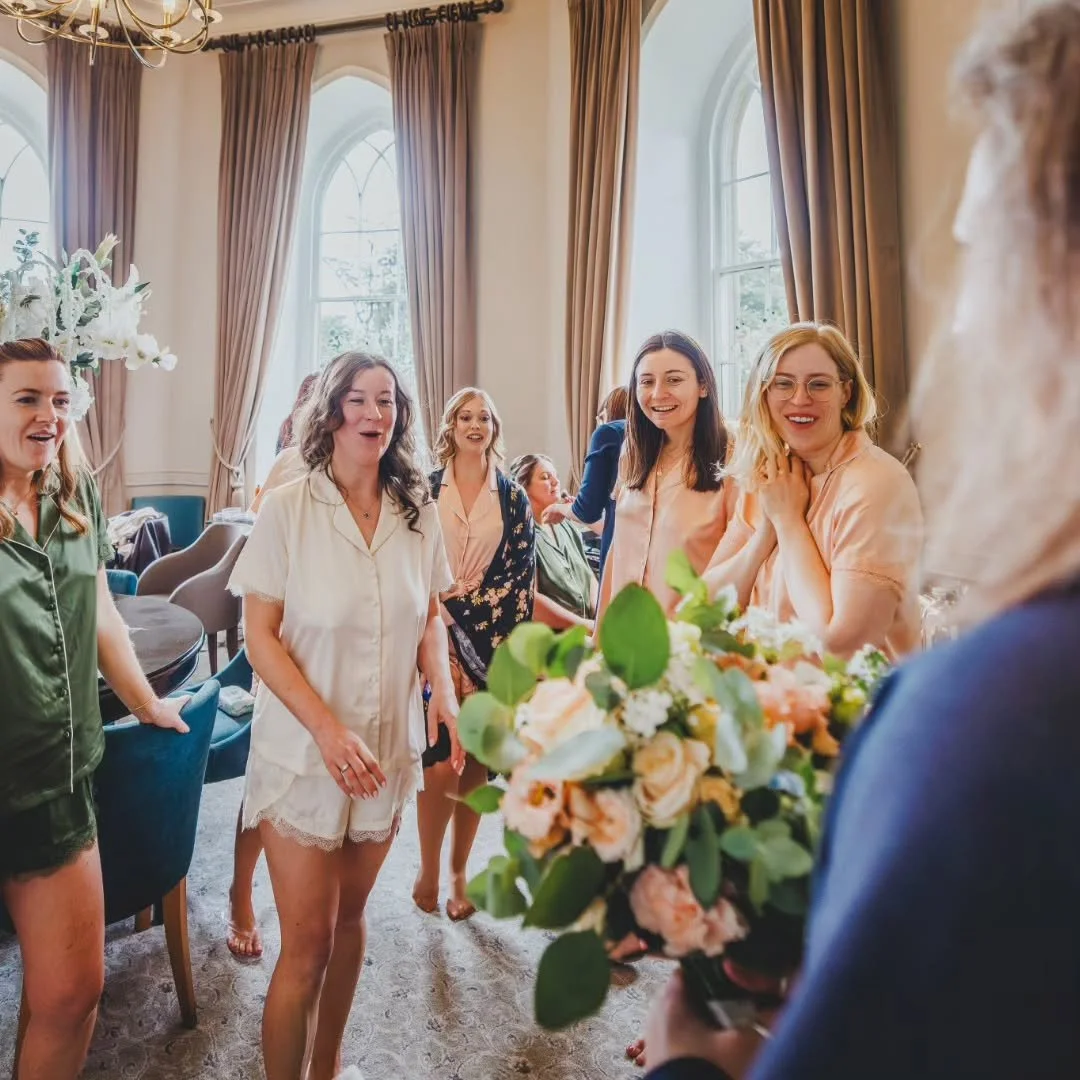 I don't do average.

Nobody wants an average wedding or to be an average bride or to have average flowers. 

You want this reaction when seeing your flowers for the first time. 

You want me to have listened to all your thoughts and ideas and interpr