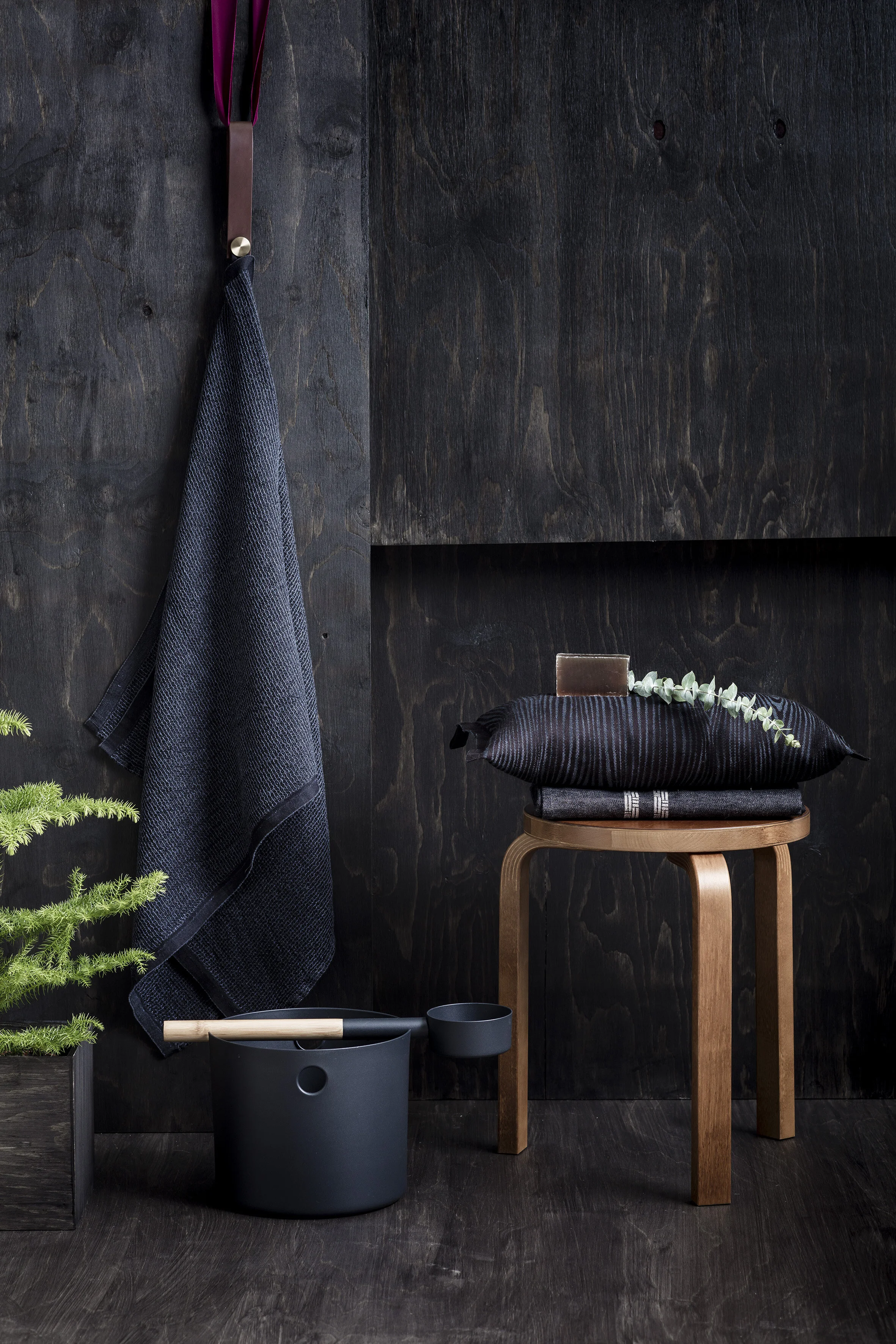 HIM_SAUNA-17.jpg