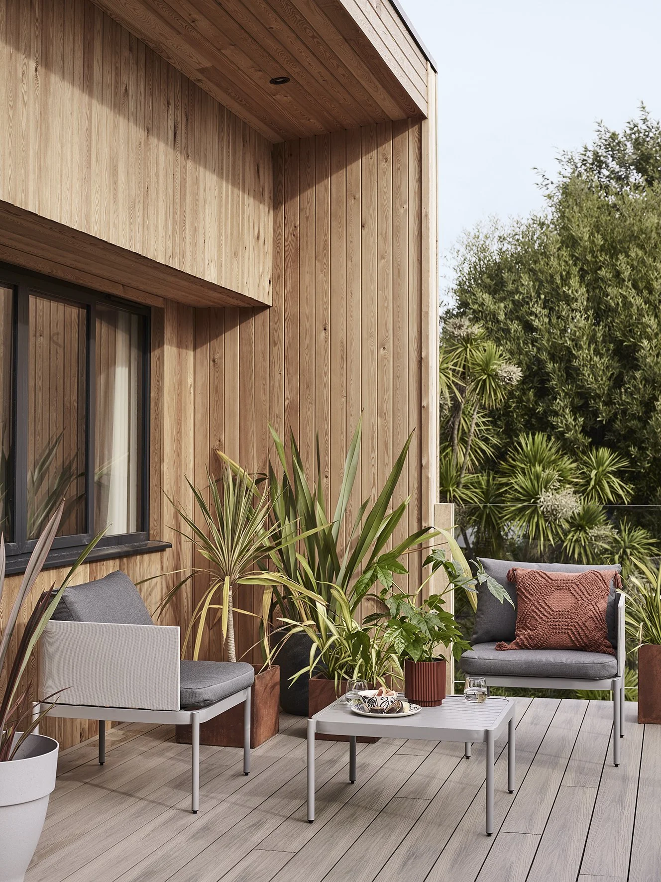Bamboo_balcony.jpg