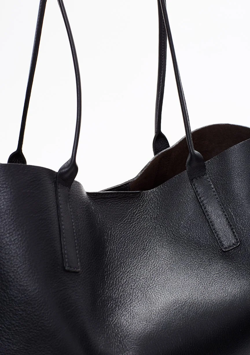 SERGIO KURHAJEC_16S_M1_UUL-H0536-BLACK_FLATS_SBI_3307-RT-WEB.jpg