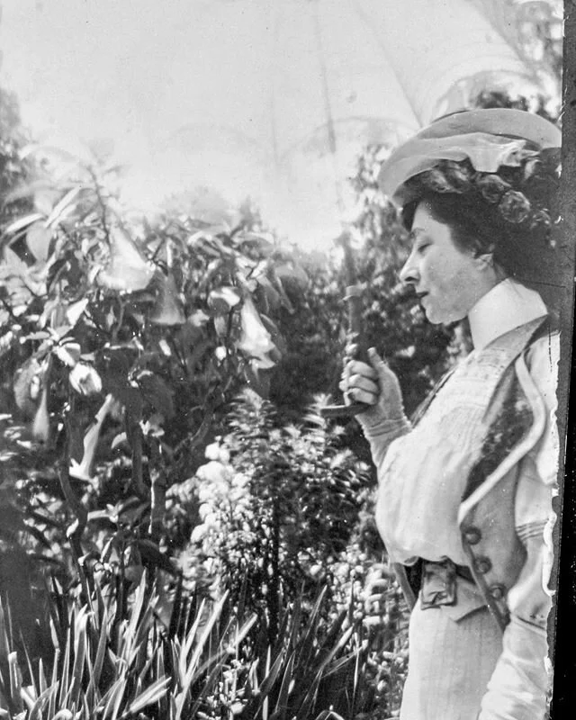 #HenriMatisse, who was a good friend of #JacquelineMarval, described her as &ldquo;invariably dressed as though it were Bastille Day&rdquo; - which honestly sets up the tone for the #postquarantine life 💫
- From Xavier Girard&rsquo;s &ldquo;Matisse: