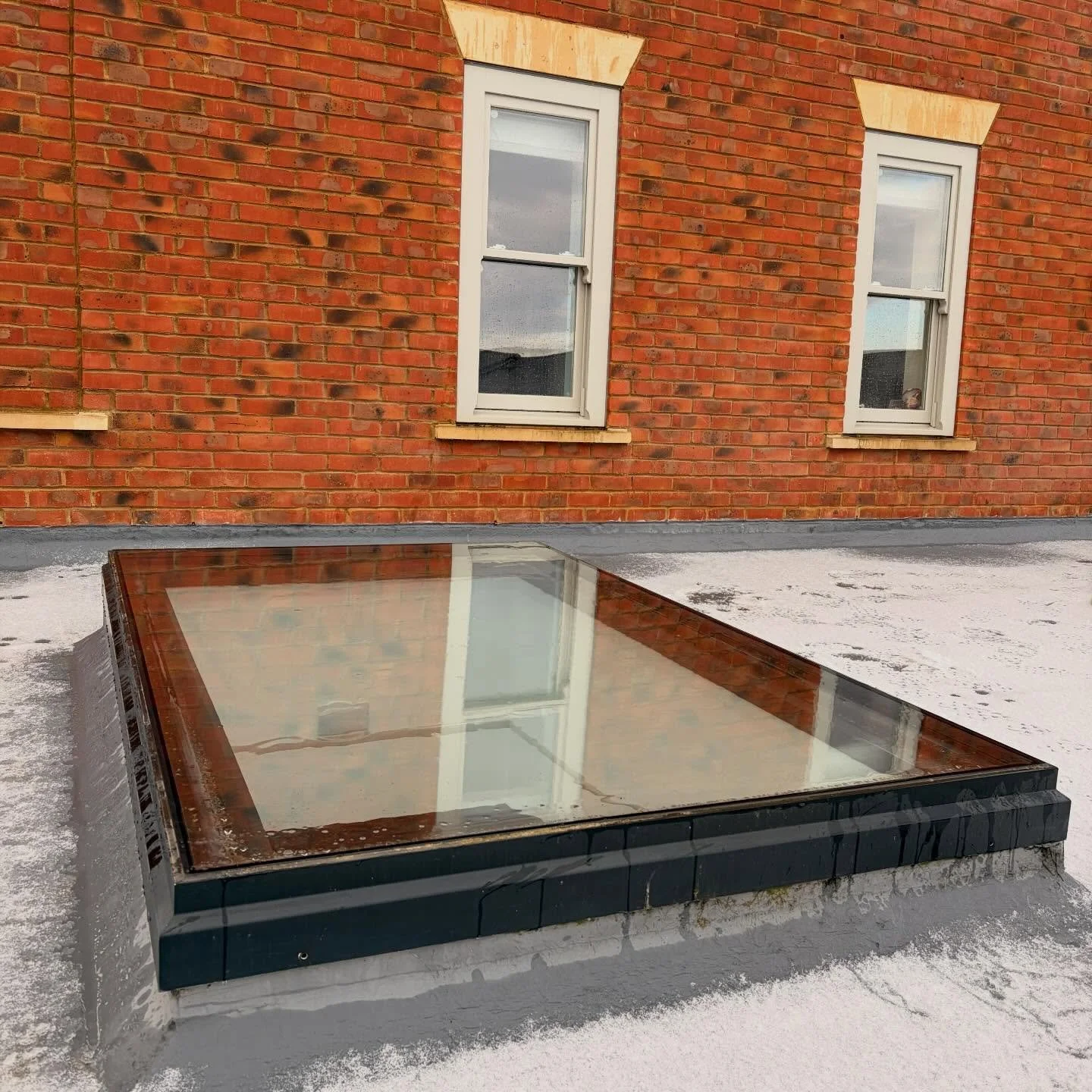 Frosty morning for cleaning windows 💫