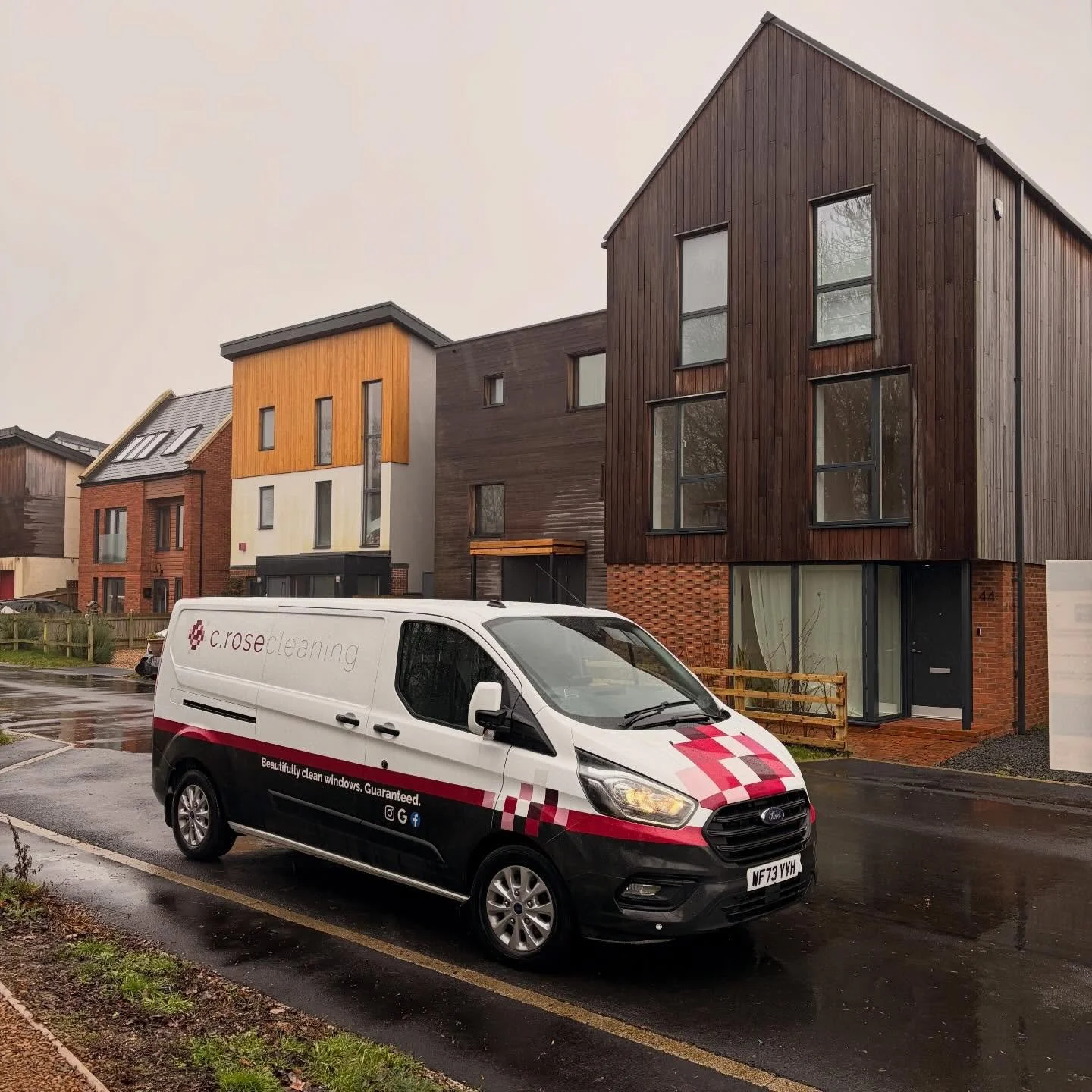 Window cleans completed today in Ambrosden 💫

Friendly team, fully insured, no pressure.

📩 Message us GRAVEN HILL for an instant quote 😊