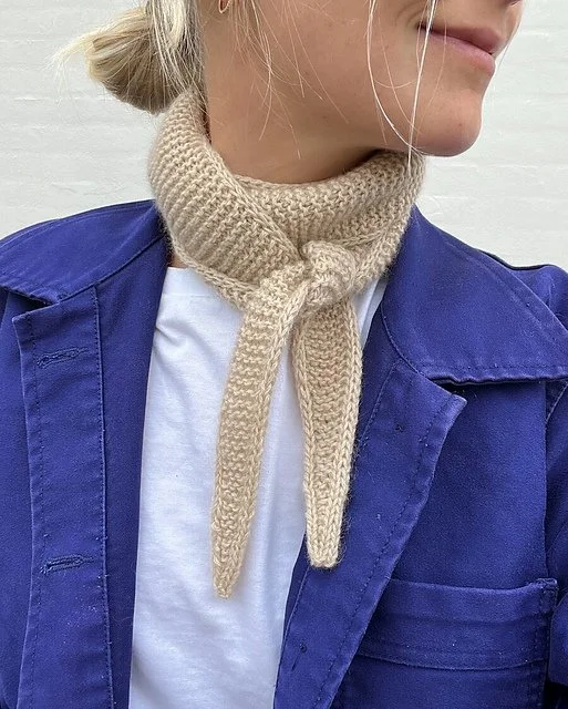 Sophie_Scarf3_medium2.JPG