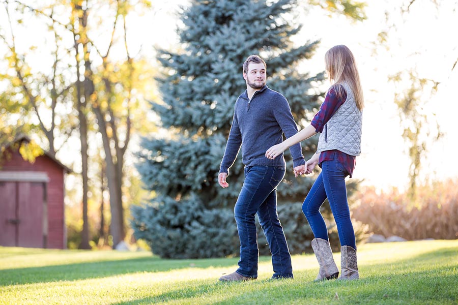 Indiana-Barn-Engagement12.jpg