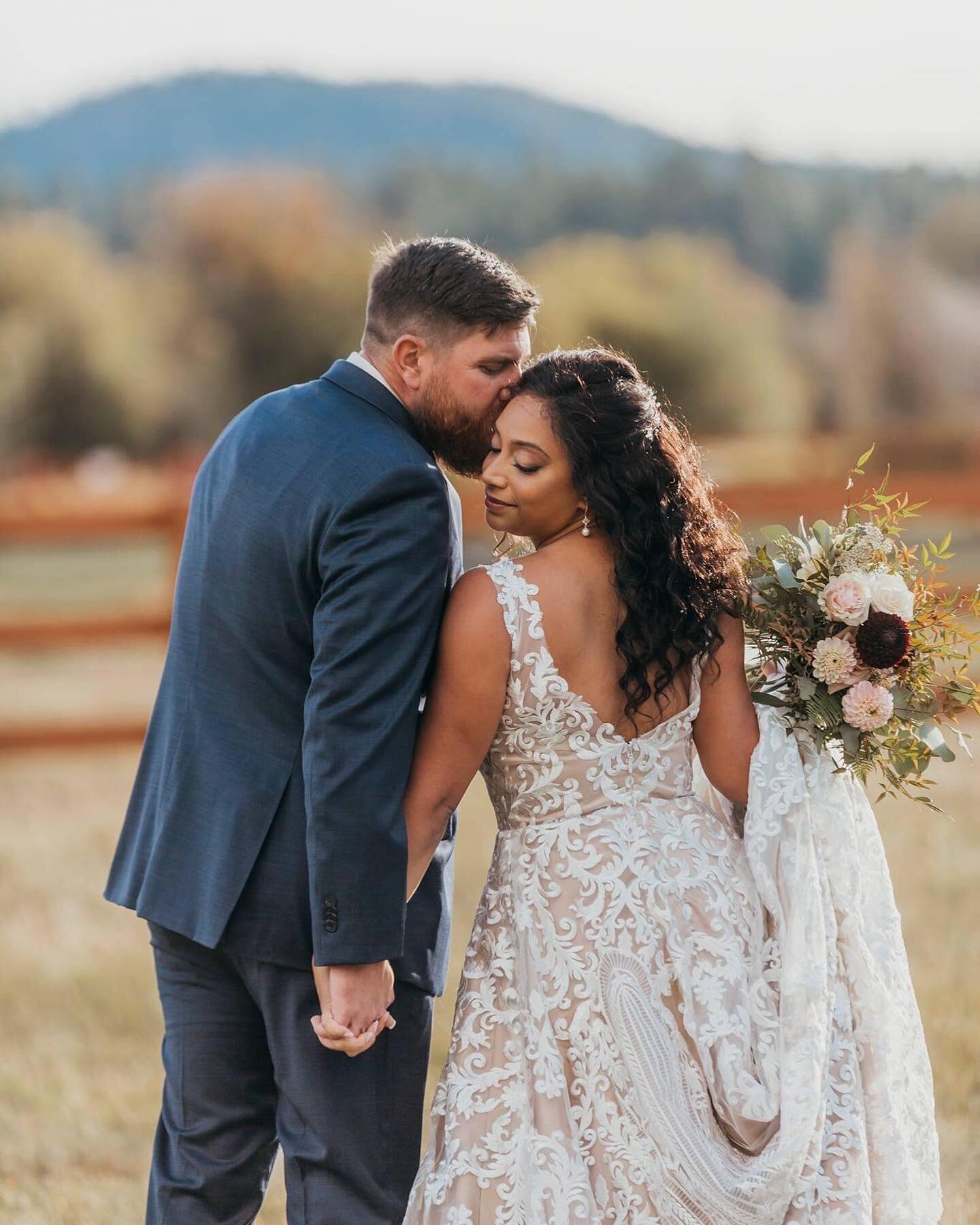 I&rsquo;m so excited for all the new 2021 couples (plus the rescheduled 2020 couples) and their weddings this year!  It is shaping up to be EPIC!!! 
.
.
.
#blackbutteranchwedding #blackbutteranch #centraloregonwedding #bendoregon #sistersoregon #sist