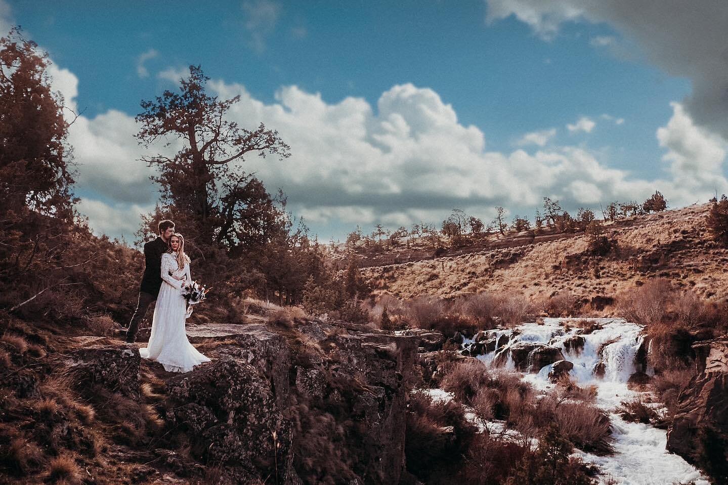 Love waterfalls!  These two were so cute.  Central Oregon elopements are the best!!

Florals by @woodlandfloraldesign 
.
.
.
#sisterselopement #bendelopement #centraloregon #bendoregon #bendoregonphotographer