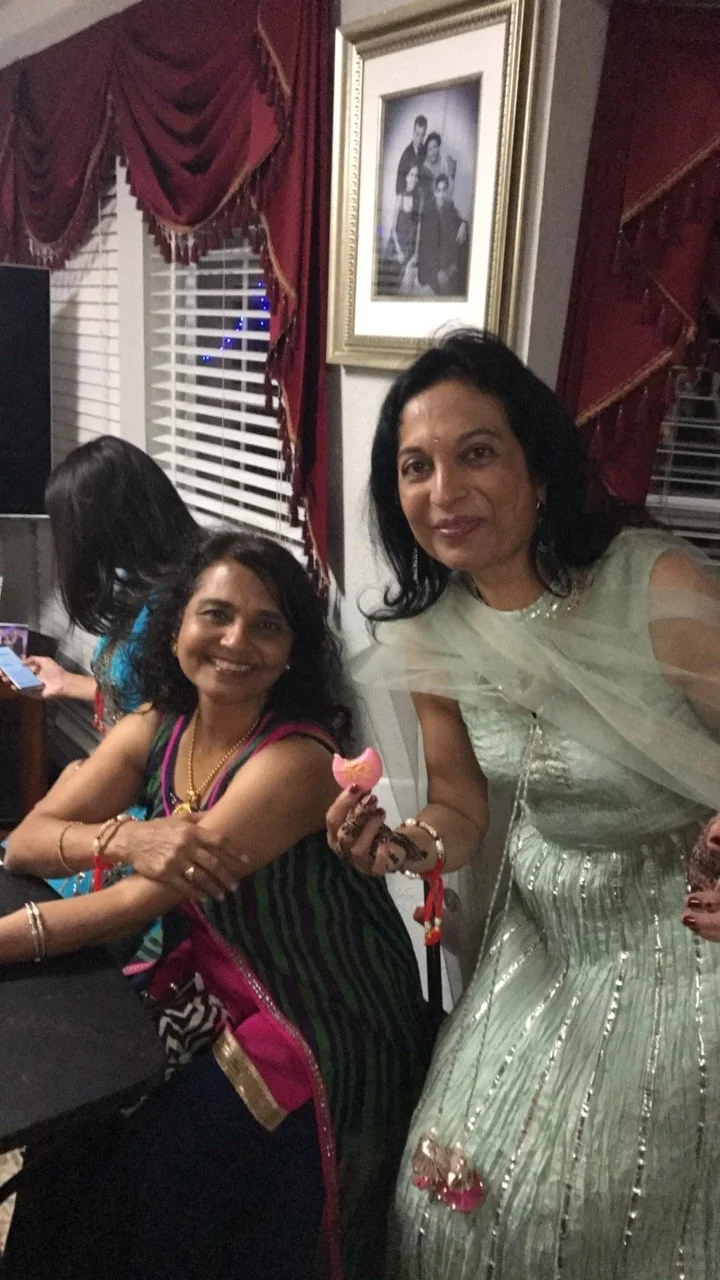 22. mom kalpana mehndi.JPG