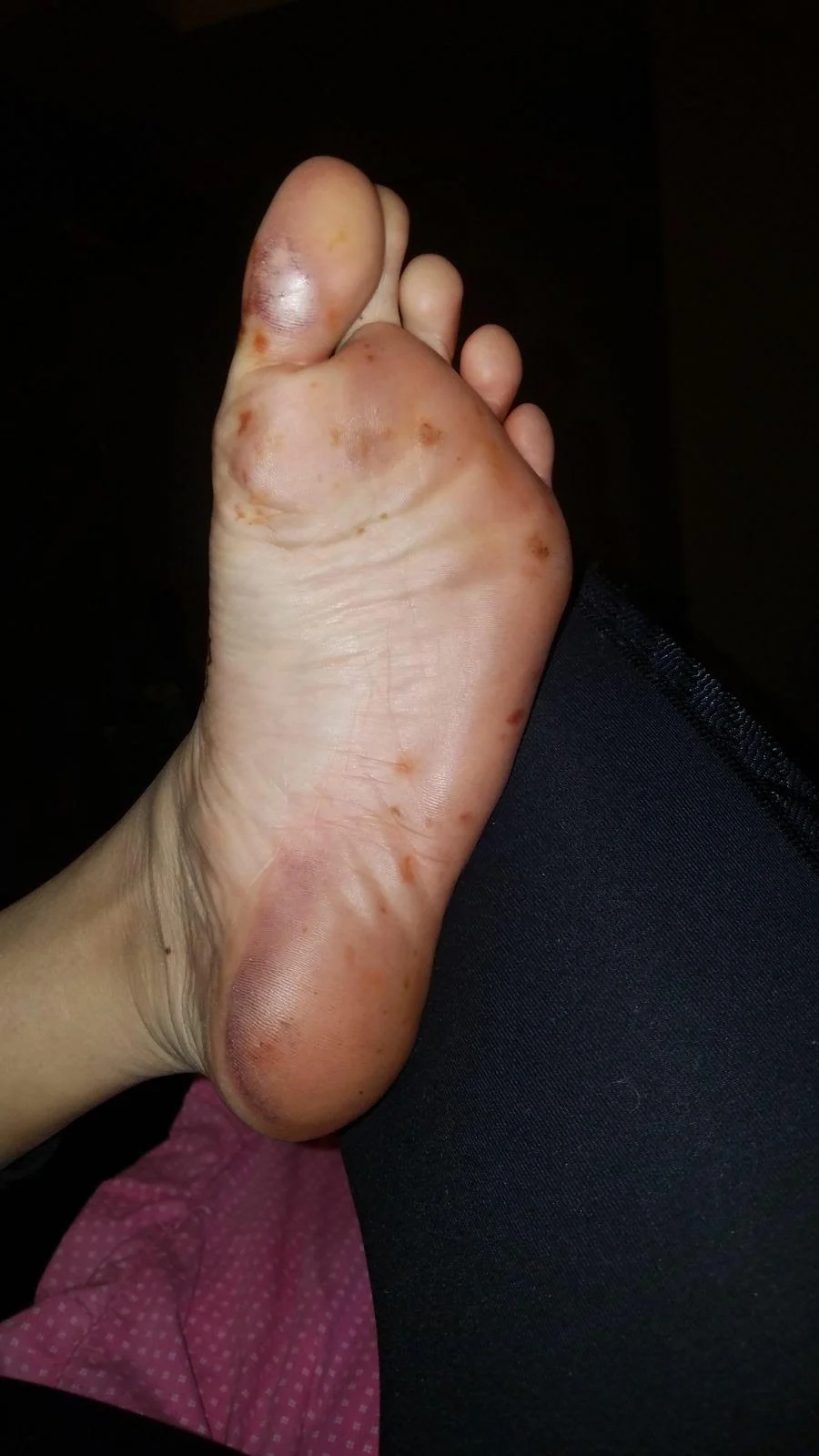  Everyone had dirt or mehndi on their feet, it was pretty awesome/gross/awesome 