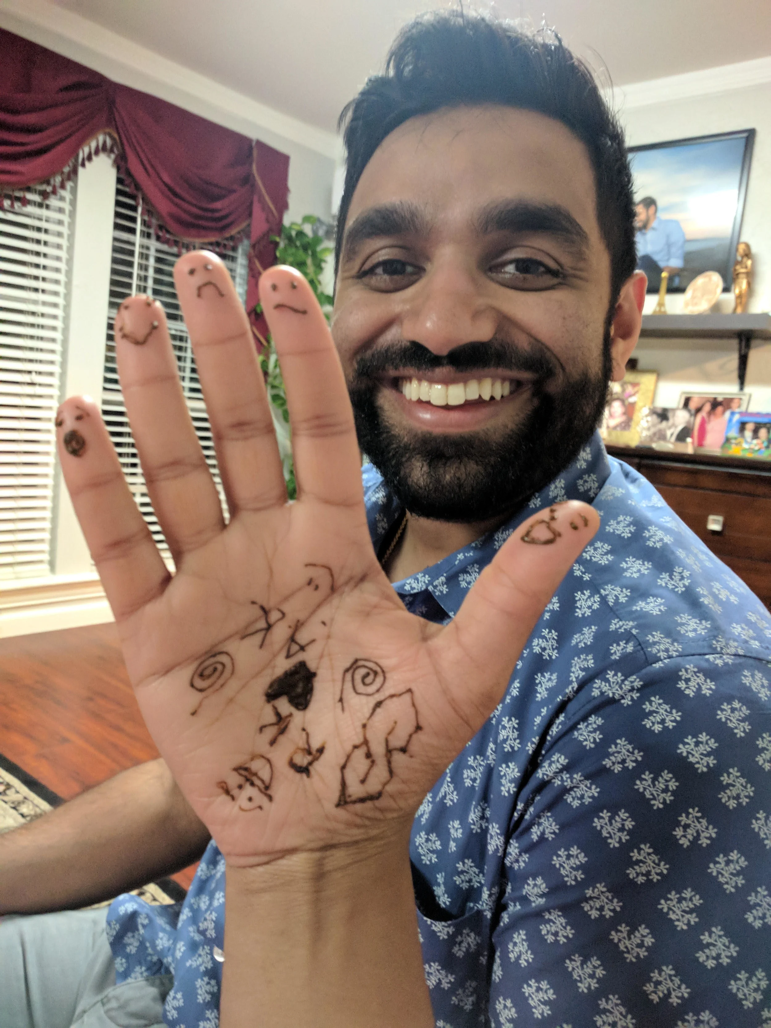  Drunk ass RObby doing Mehndi 