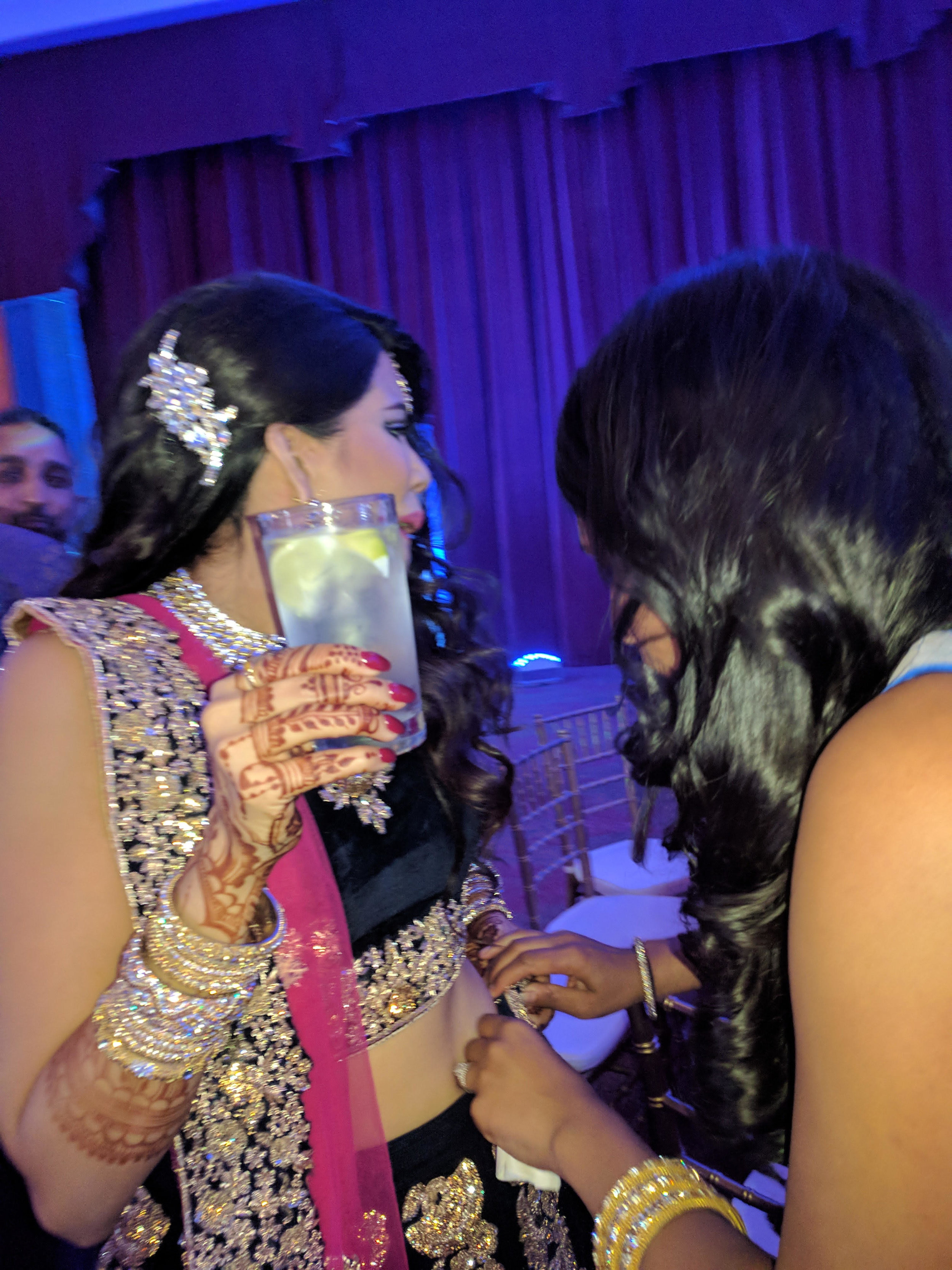  Quick adjustment of that damn skirt and chunni that was like 10000 pounds and took heaven and earth to secure. Look at Jaya's sexy ass bollywood stomach tho, hayyy. 