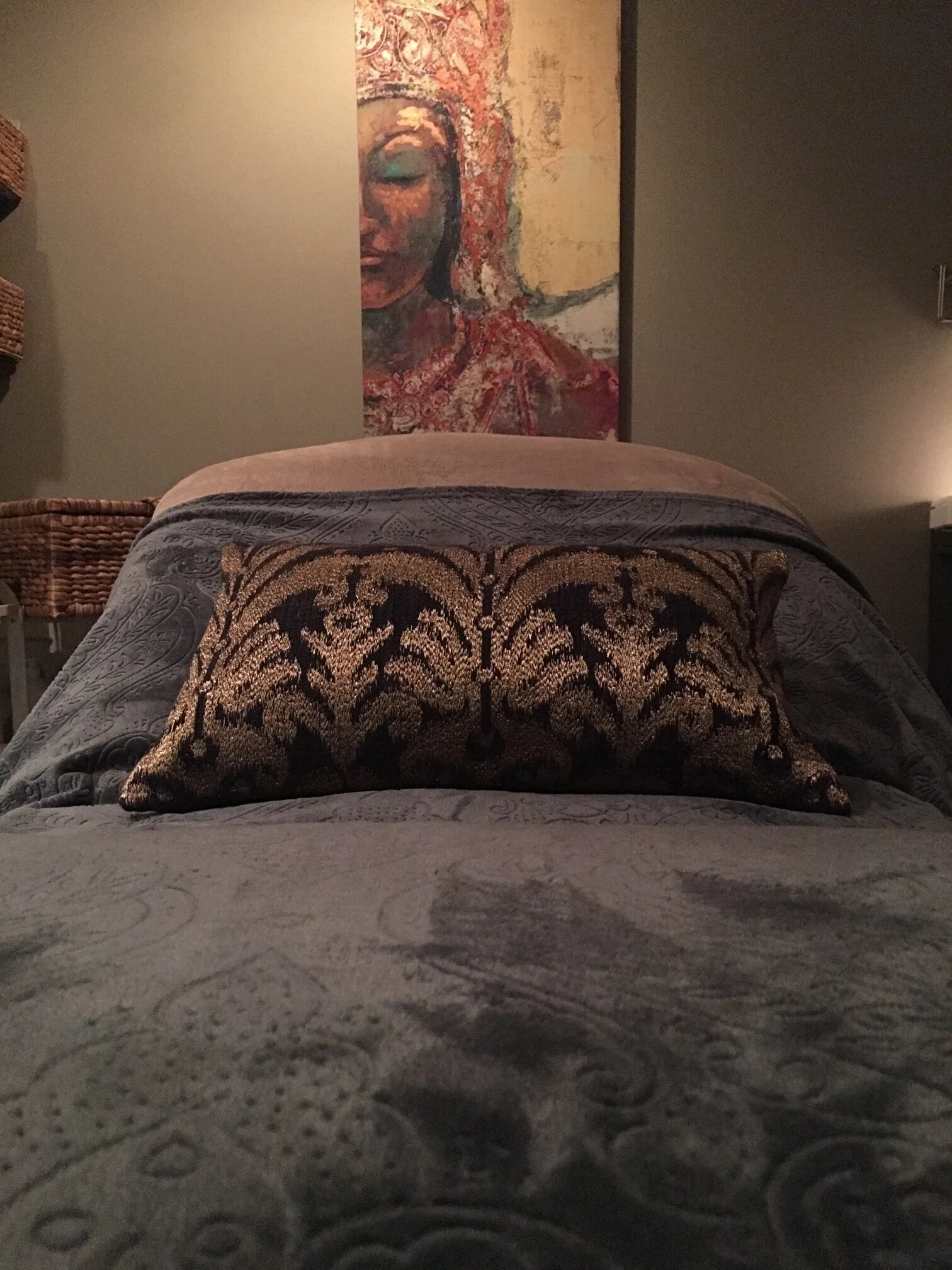 Relaxing Treatment Room