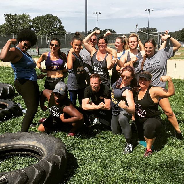 Had a great time with the crew at the local @spotworkouts so proud to watch the crew show up and crush those obstacles!
#fitnessacademy #folsom #fitness #functionaltraining #obstaclecourse #teamwork #sundayfunday