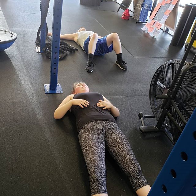 ⚡Ok so some days are harder than others and it looks like this is one of those days 😂😂 #fitnessacademyfolsom
#folsom
