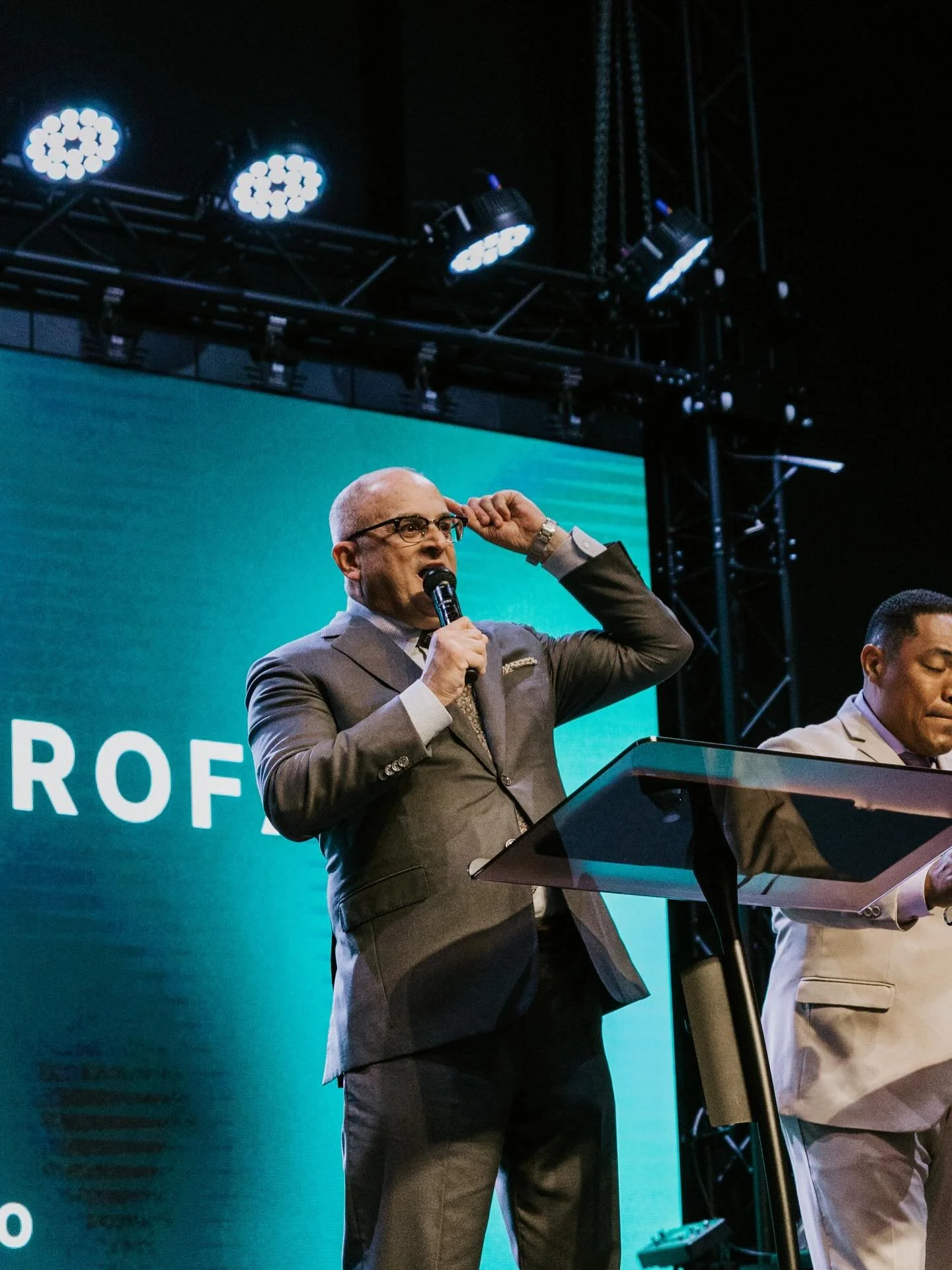 Puede que las personas te rechacen, pero Dios nunca lo har&aacute; ❤️&zwj;🔥🙌🏼