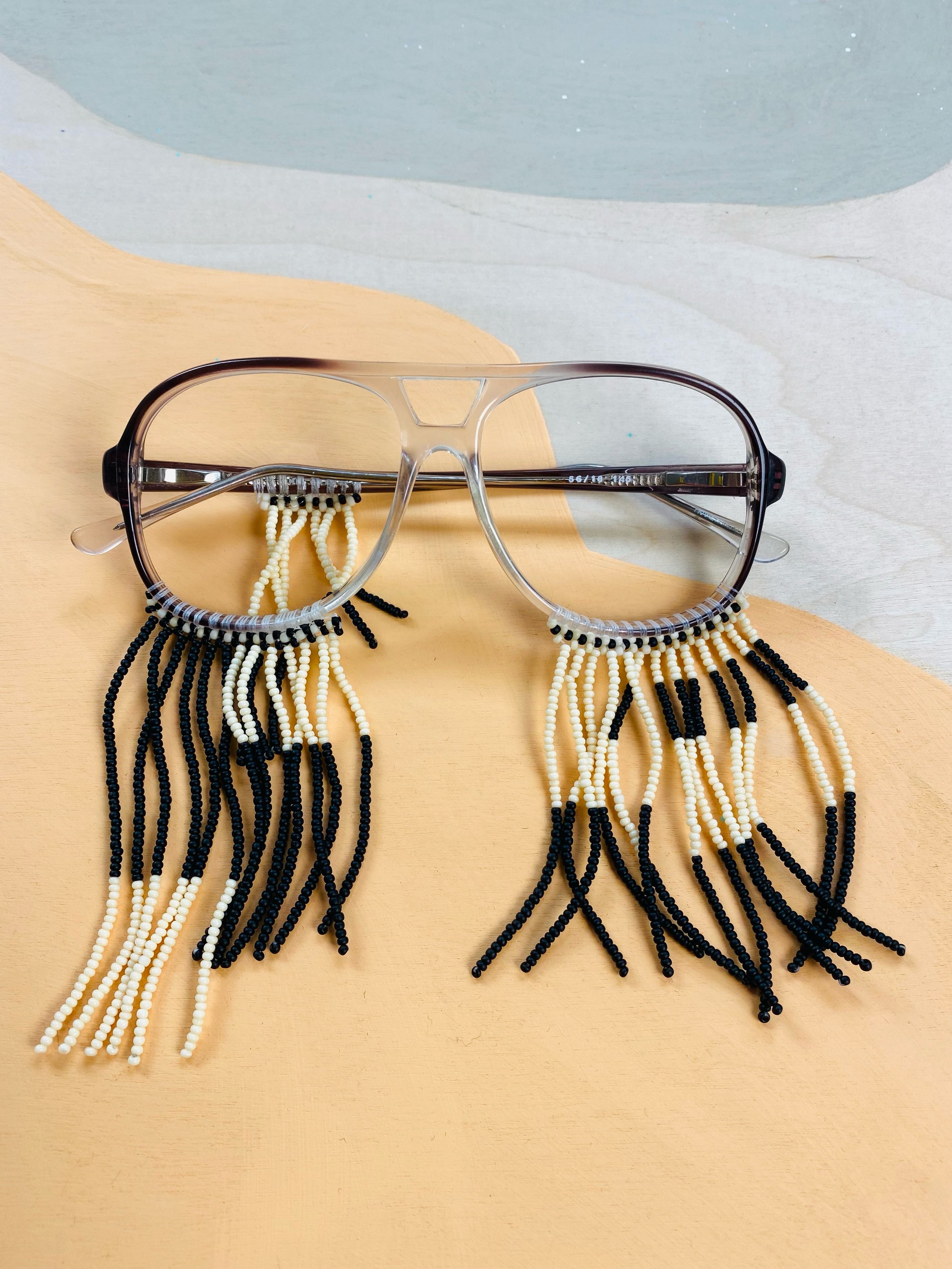 Specktickle Black+White01.jpeg