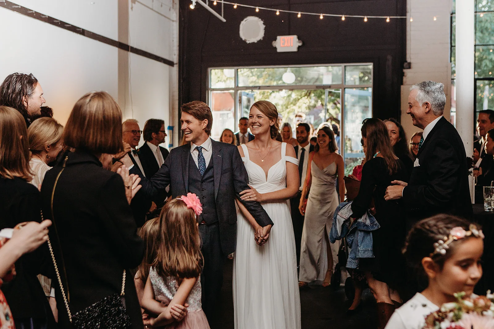 entrances-firstdance-2018172637.jpg