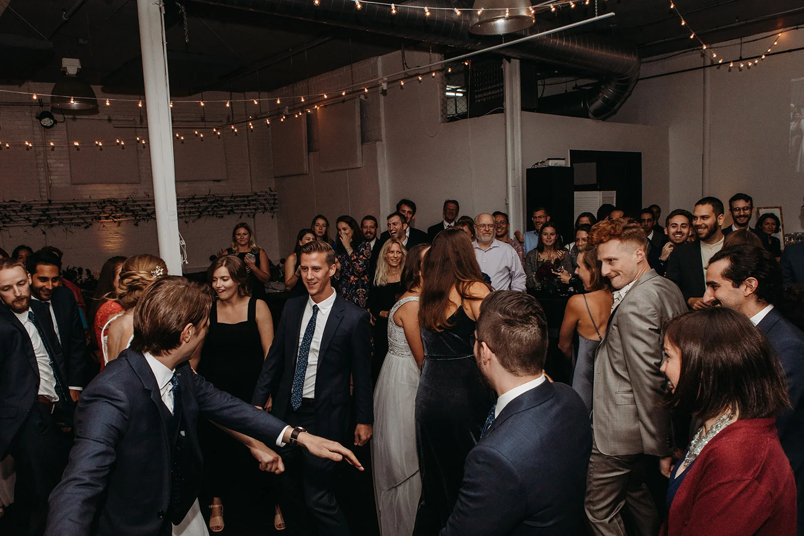 entrances-firstdance-2018172906.jpg