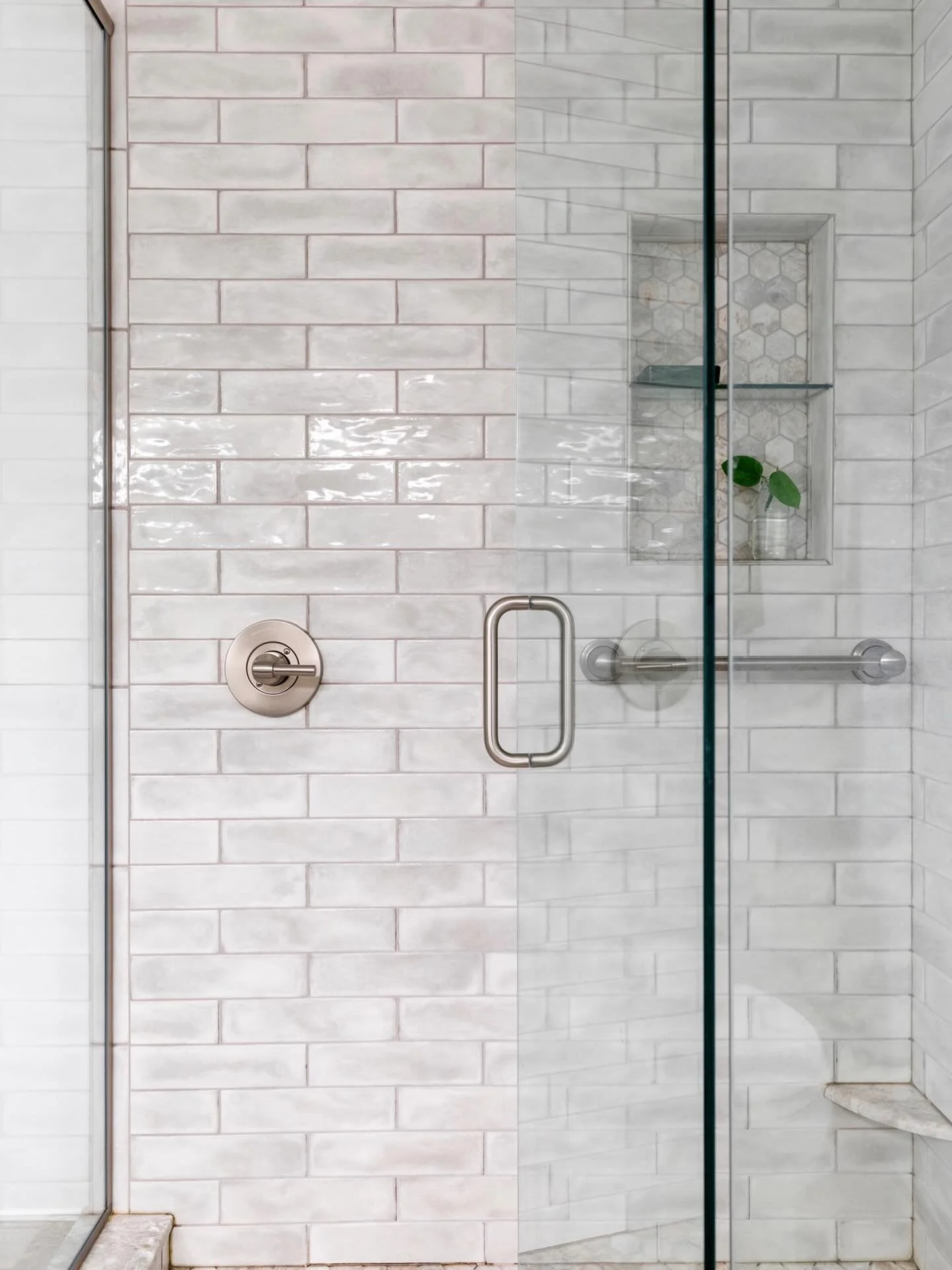 You don&rsquo;t need more options.
You need a process.

So many of my clients have started gathering ideas and samples before we even meet. But without a clear process, it can still feel overwhelming and like nothing really goes together. 

There&rsq