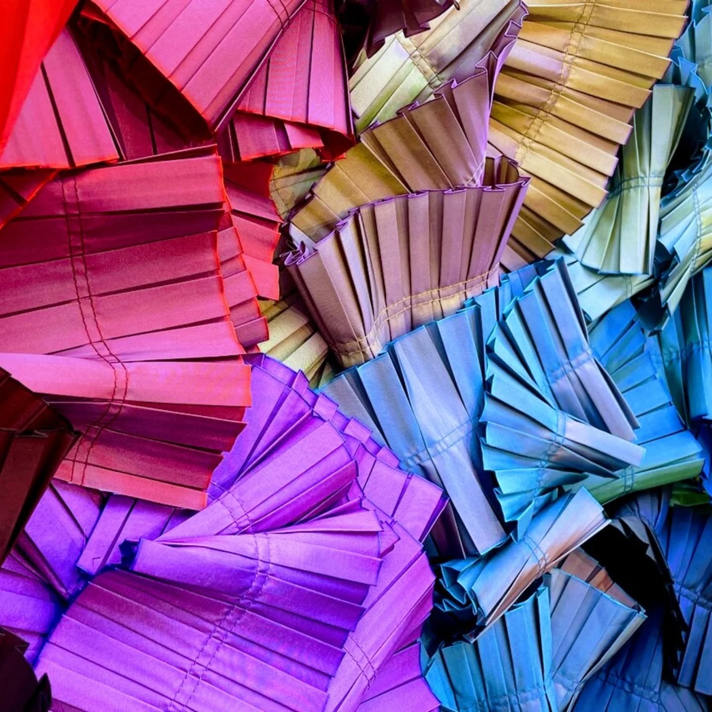 Pleats, please!  Volume comes into the spring/summer equation in a plethora of ways, whether it be light fabrics like organza and tulle to layering, pleats and peplum silhouettes.  In contrast to the brazen volume excess of the 80's, maximalist shape