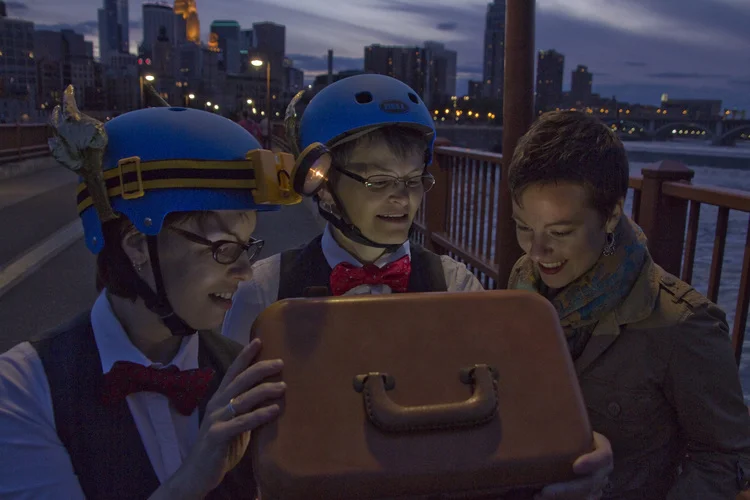 4. OPTION 2 NP+Couriers+delivering+mail.jpg