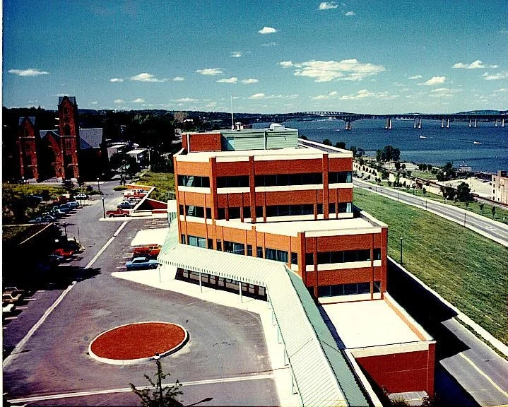 Three Washington Center, Newburgh