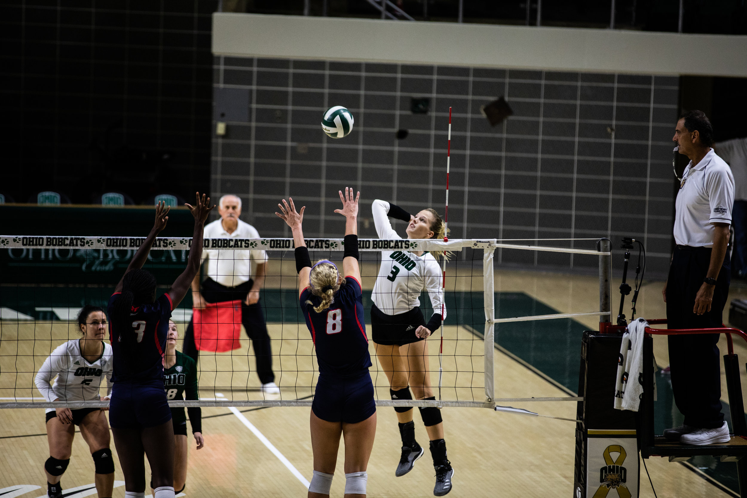 Woman's Volleyball-14.JPG