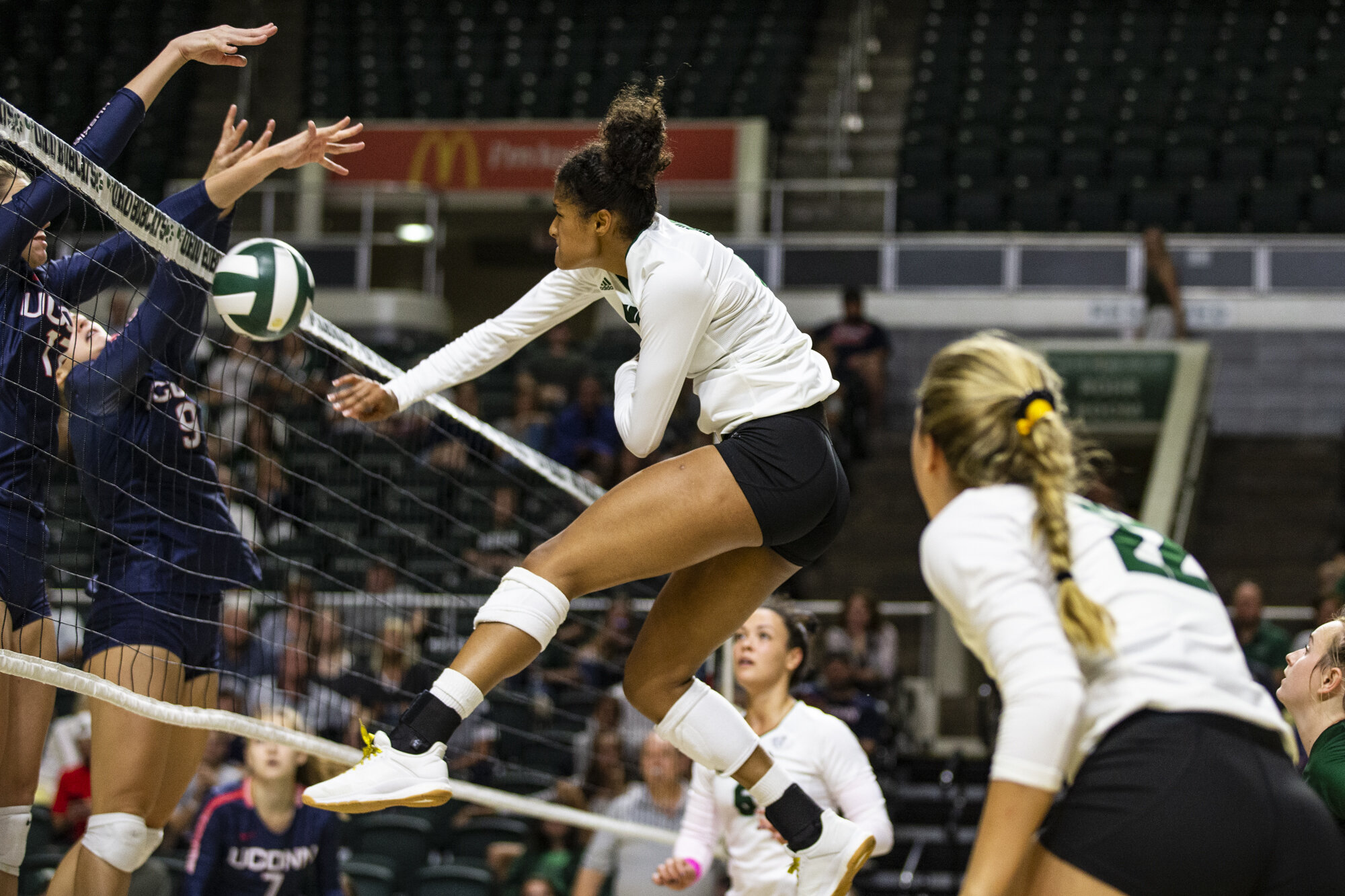 {2019}{09}{13} {VB vs UConn} {CM}1176.jpg