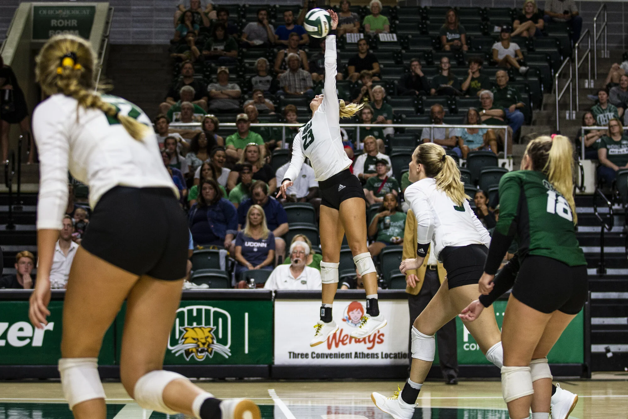 {2019}{09}{13} {VB vs UConn} {CM}1267.jpg