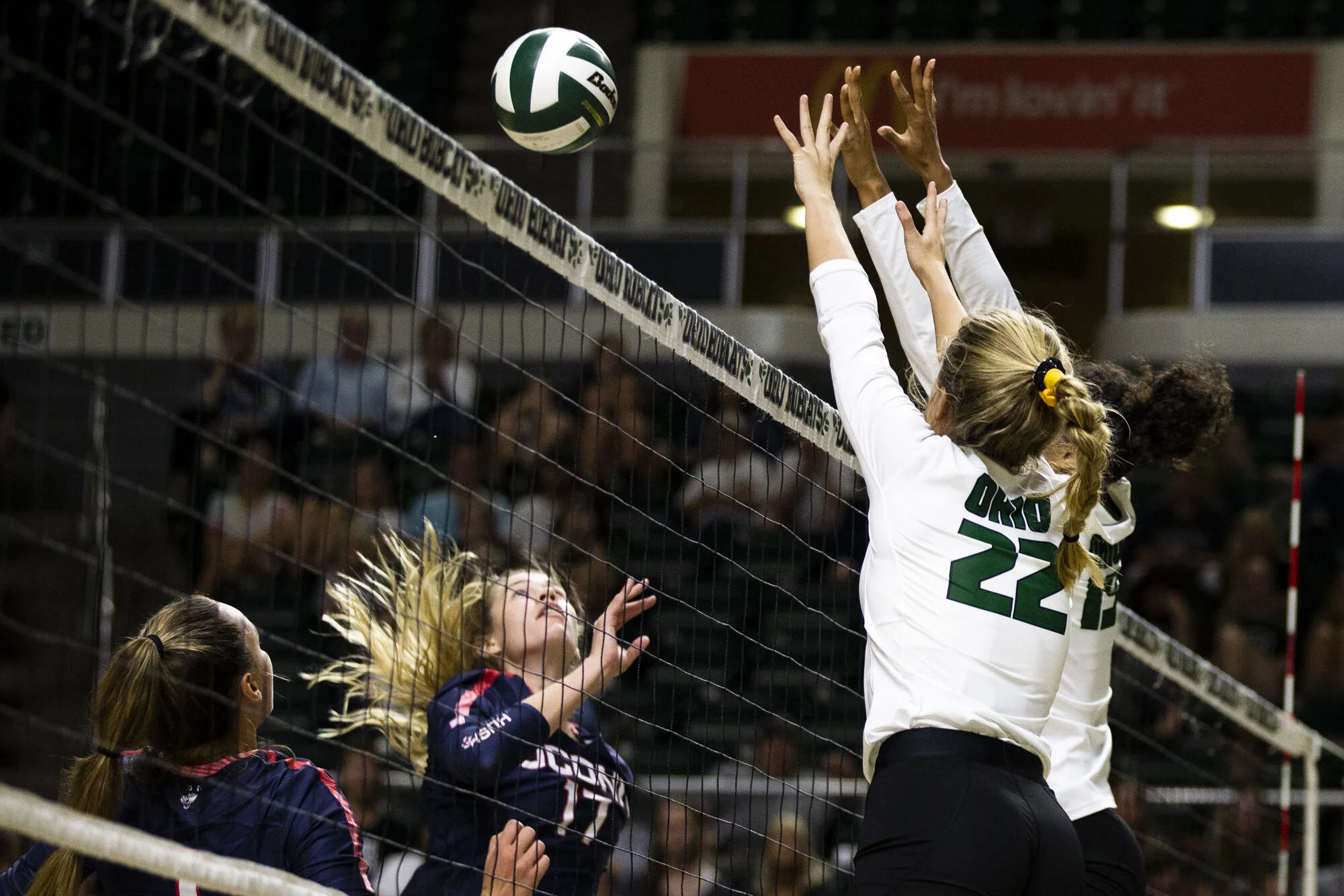 {2019}{09}{13} {VB vs UConn} {CM}1577.jpg